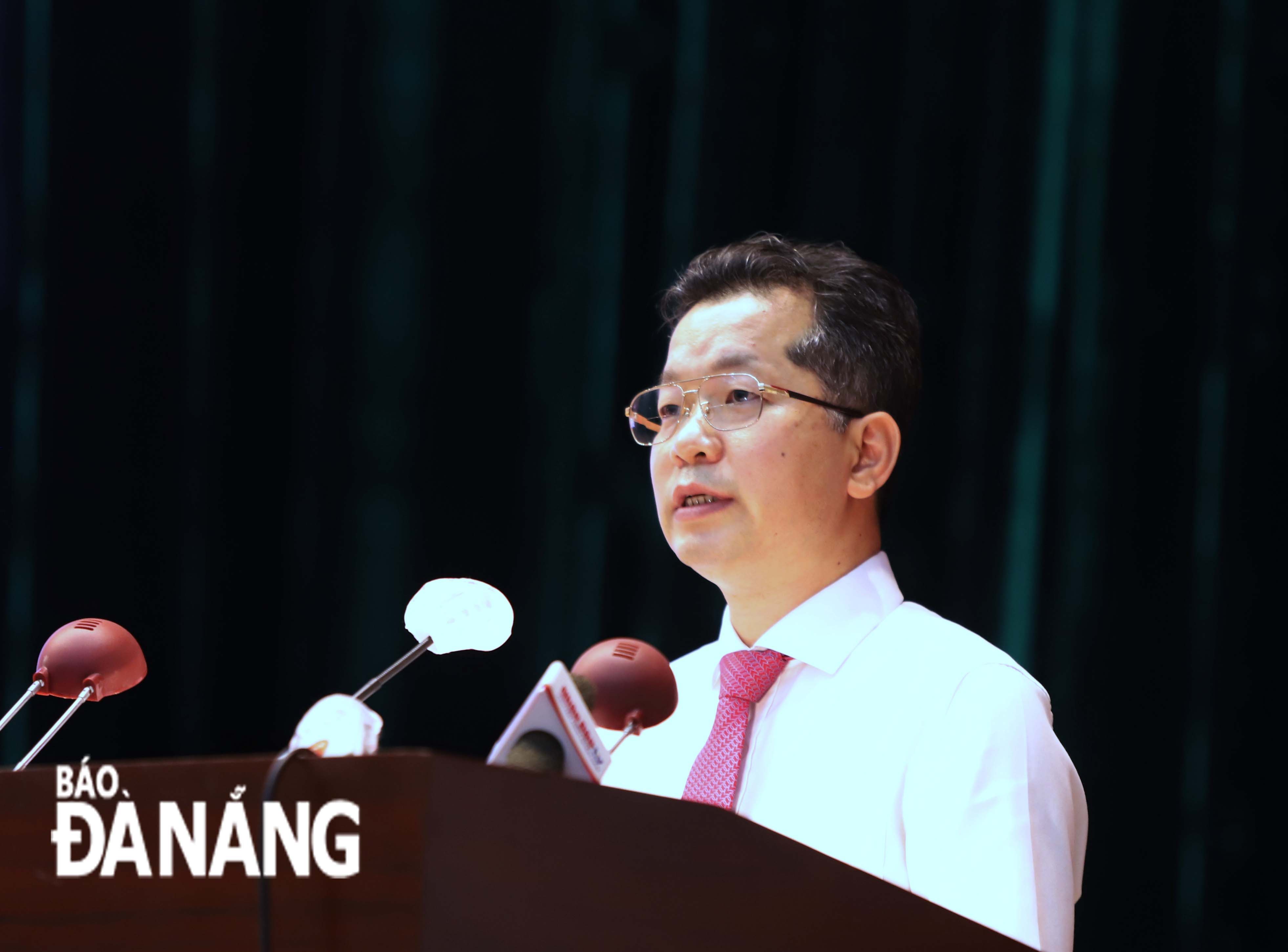 Bí thư Thành hủy Nguyễn Văn Quảng phát biểu kết luận tại hội nghị. Ảnh: NGỌC PHÚ