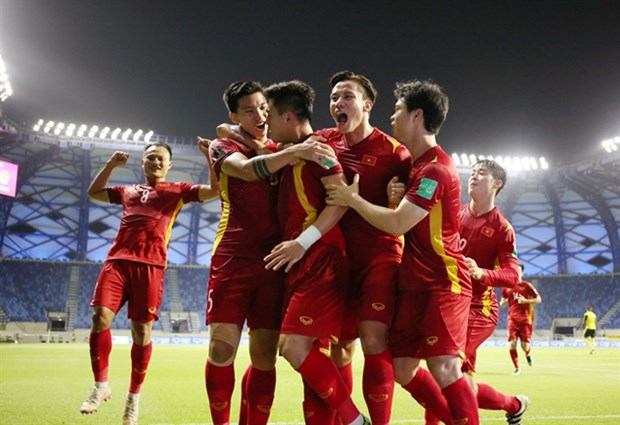Vietnamese players celebrate their goal during the 2022 World Cup Asian qualifiers' second (Photo: VNA)