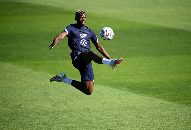 Tiền vệ Paul Pogba của tuyển Pháp nỗ lực thi đấu trong sự mệt mỏi. Ảnh: AFP