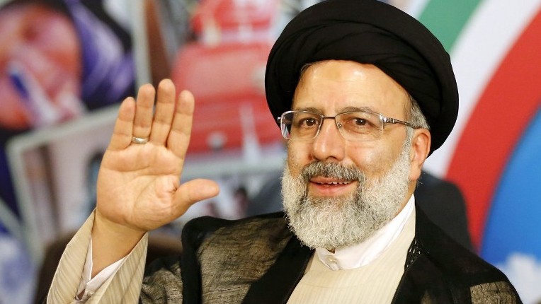 Bộ trưởng Tư pháp Iran Ebrahim Raisi (56 tuổi) là ứng cử viên sáng giá trong cuộc bầu cử tổng thống. 							     Ảnh: AFP