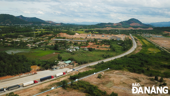  The increasing demand for industrial land creates favourable conditions for a boost in the development of new industrial real estate projects. In the photo is a already-planned area for industrial parks in Hoa Vang District. Photo: TRIEU TUNG