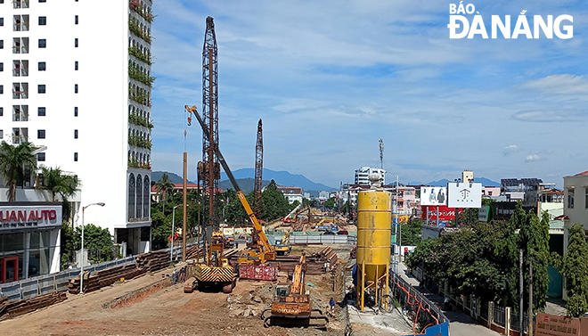 A section of the under-construction tunnel heading towards the west of Duy Tan and Nui Thanh streets.