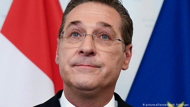 Cựu Phó Thủ tướng Áo bị đưa ra xét xử với cáo buộc tham nhũng