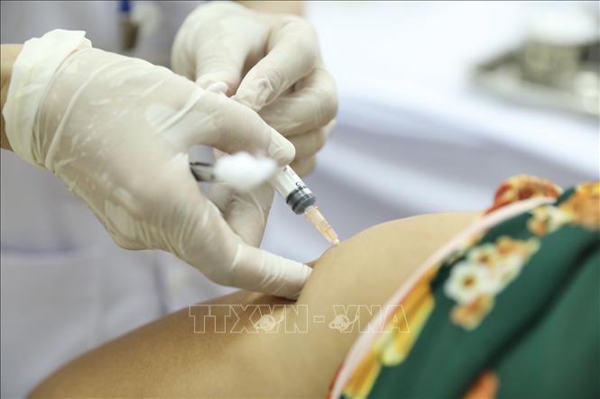 Tiêm thử nghiệm vắc-xin Nano Covax phòng Covid-19 mũi 2 giai đoạn 3