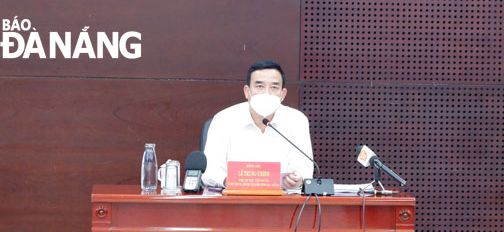 Da Nang Peoples Committee Chairman Le Trung Chinh on Friday afternoon called on Viet Nam’s national government to expand support to take initiative to find COVID-19 vaccine sources for local population. Photo: PHAN CHUNG