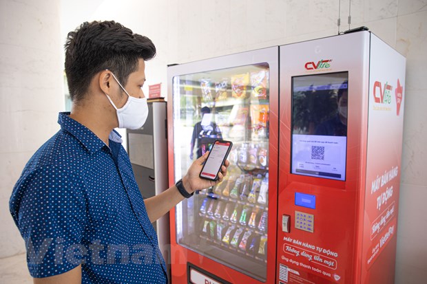 Các nhà mạng đã sẵn sàng gia nhập 'cuộc chơi mới' mang tên Mobile Money. (Ảnh: Minh Sơn/Vietnam+)