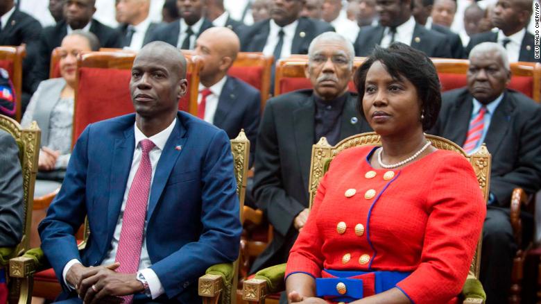 Tổng thống Jovenel Moise và Đệ nhất phu nhân Martine trong lễ tuyên thệ nhậm chức ở thủ đô Port-au-Prince, Haiti, ngày 7-2-2017. Ảnh: CNN