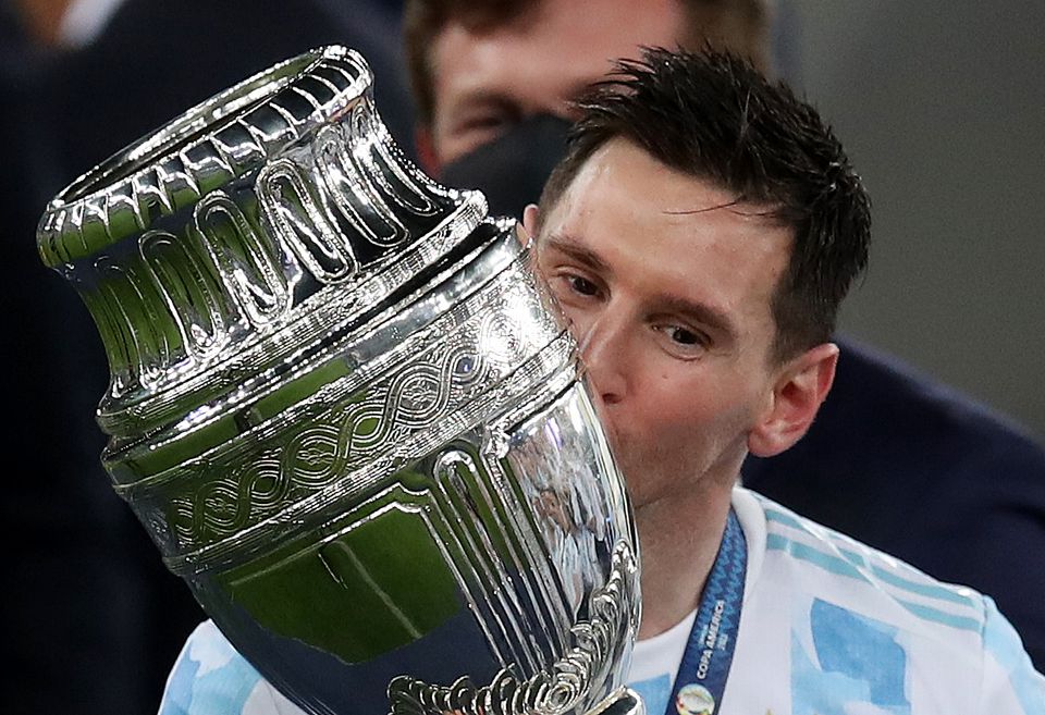 Cuối cùng, sự bền bỉ và kiên nhẫn của Lionel Messi (ảnh) cũng giúp anh có được danh hiệu vô địch đầu tiên trong màu áo đội tuyển Argentina khi đăng quang tại Copa America 2021. Ảnh: Reuters