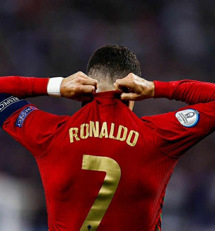 Ronaldo thiết lập hàng loạt kỷ lục trong màu áo tuyển Bồ Đào Nha. Ảnh: AFP