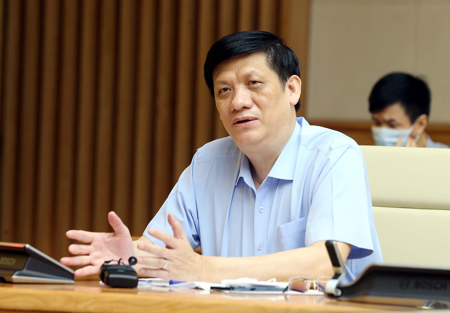 Bộ trưởng Bộ Y tế Nguyễn Thanh Long cho biết ngành y tế đang tích cực chuẩn bị vật tư, trang thiết bị chống dịch, không để bị động trong mọi tình huống. Ảnh: VGP/Đình Nam