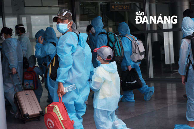 The Da Nang citizens are supported to return to their hometown this time are mainly labourers and their children.