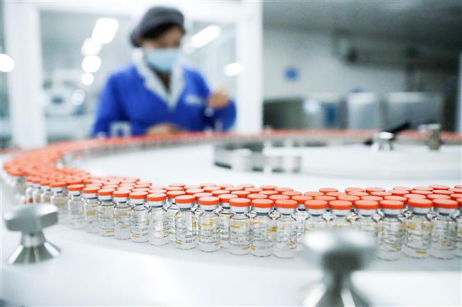 Vaccine phòng Covid-19 của hãng dược Sinovac tại Bắc Kinh, Trung Quốc. Ảnh: THX/ TTXVN