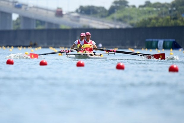 Lường Thị Thảo và Đinh Thị Hảo thi đấu môn rowing nội dung thuyền đôi nữ hạng nhẹ mái chèo đôi tại Olympic Tokyo 2020. (Ảnh: Getty Images) 