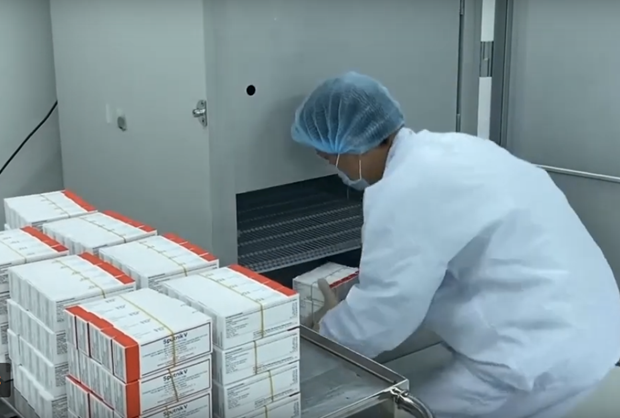 Sputnik V vaccine tubes packaged at VABIOTECH (Photo: VNA)