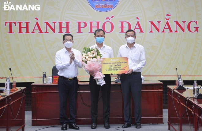 Tập đoàn Sun Group ủng hộ thành phố Đà Nẵng 45 tỷ đồng