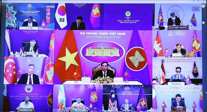 Bộ trưởng Bộ Ngoại giao Bùi Thanh Sơn phát biểu tại điểm cầu trực tuyến Hà Nội. Ảnh: Phạm Kiên/TTXVN