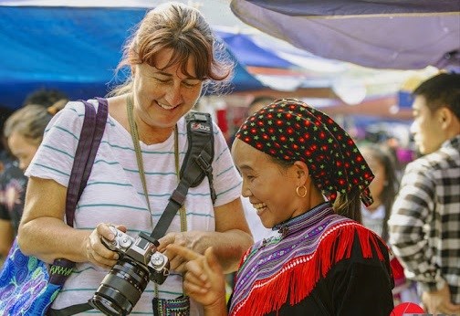 A friendly attitude with a positive view on strangers and people of other cultures has helped Vietnam to reach the top ten friendliest countries in the world (Photo: VNA)