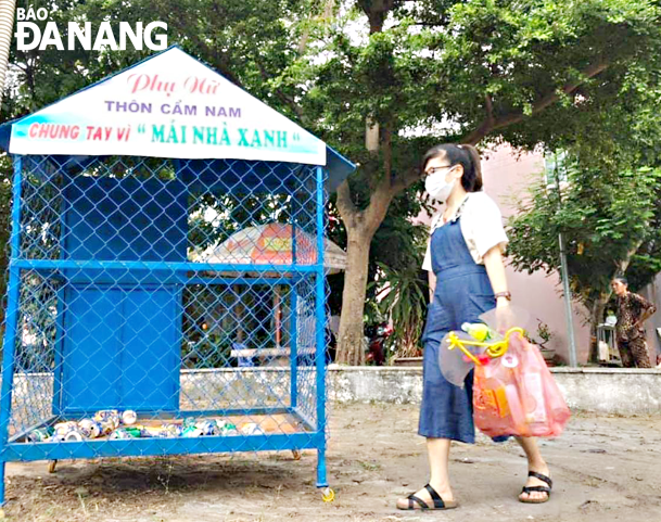 Nhiều chi hội phụ nữ ở huyện Hòa Vang triển khai mô hình “Mái nhà xanh” thu gom rác tái chế thúc đẩy phân loại rác tại hộ gia đình. Ảnh: HOÀNG HIỆP