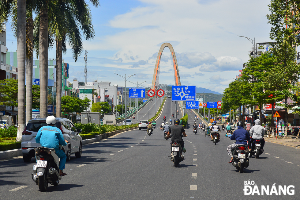 Photo was taken at Hue T-junction overpass at 10:00 am on August 15.