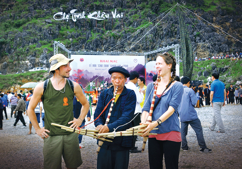  -Visiting the market during this traditional festival, tourists will have a great chance to enjoy many exciting activities such as trying blowing Khen