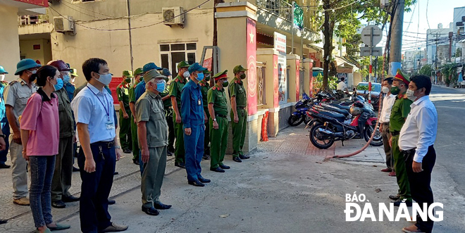 UBND phường Thanh Khê Đông,quận Thanh Khê ra quân phòng, chống dịch.