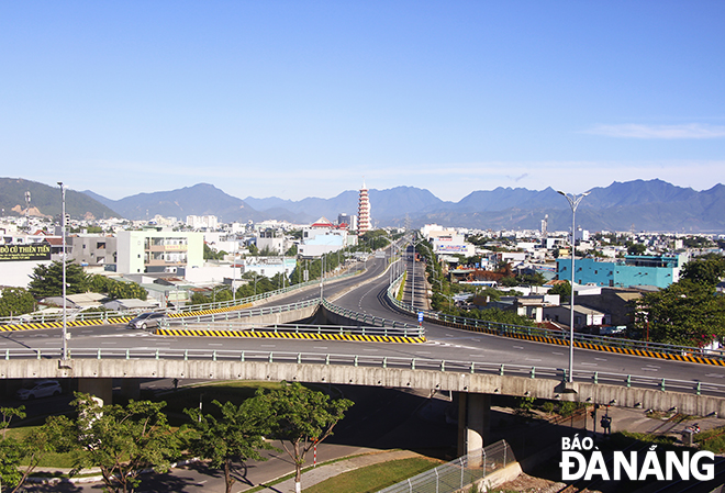 Deserted Hue T-junction flyover from above. Photo: XUAN DUNG