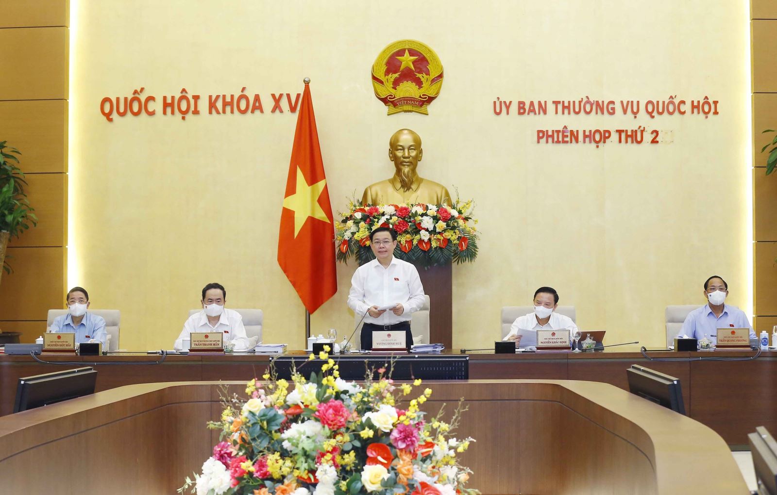 Chủ tịch Quốc hội Vương Đình Huệ phát biểu khai mạc phiên họp. Ảnh: Doãn Tấn/TTXVN.