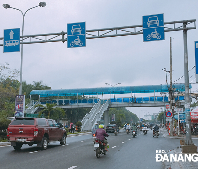 Hạng mục cầu đi bộ băng đường Nguyễn Tri Phương thuộc dự án 
