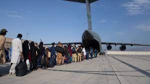 Taliban cho phép 200 công dân nước ngoài rời khỏi Afghanistan
