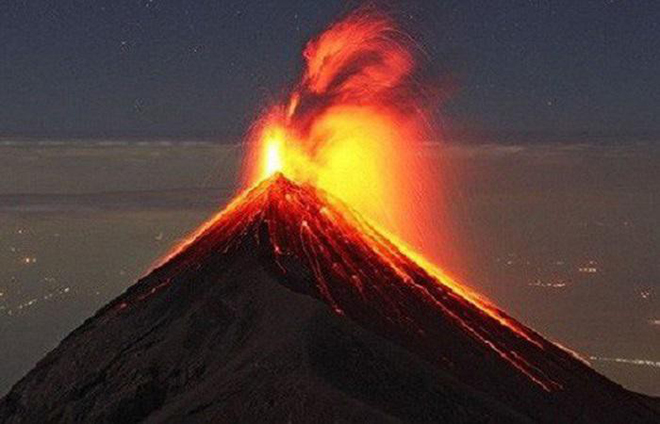 Núi lửa mạnh nhất Trung Mỹ phun trào trở lại tại Guatemala