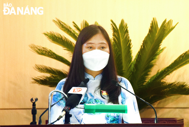  Da Nang People's Council Vice Chairwoman Cao Thi Huyen Tran delivers a speech at the third session of the Da Nang People's Council, September 1, 2021. Photo: TRONG HUY