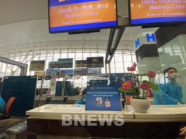 A checkin booth of Vietnam Airlines at an airport (Photo: VNA)