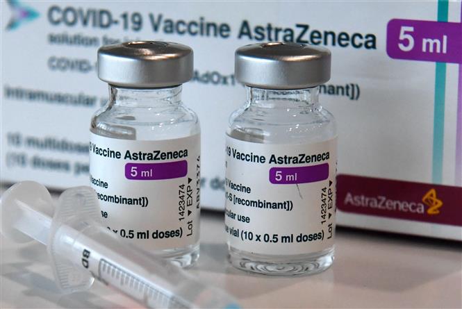 Vaccine ngừa COVID-19 của hãng dược AstraZeneca. Ảnh: AFP/TTXVN