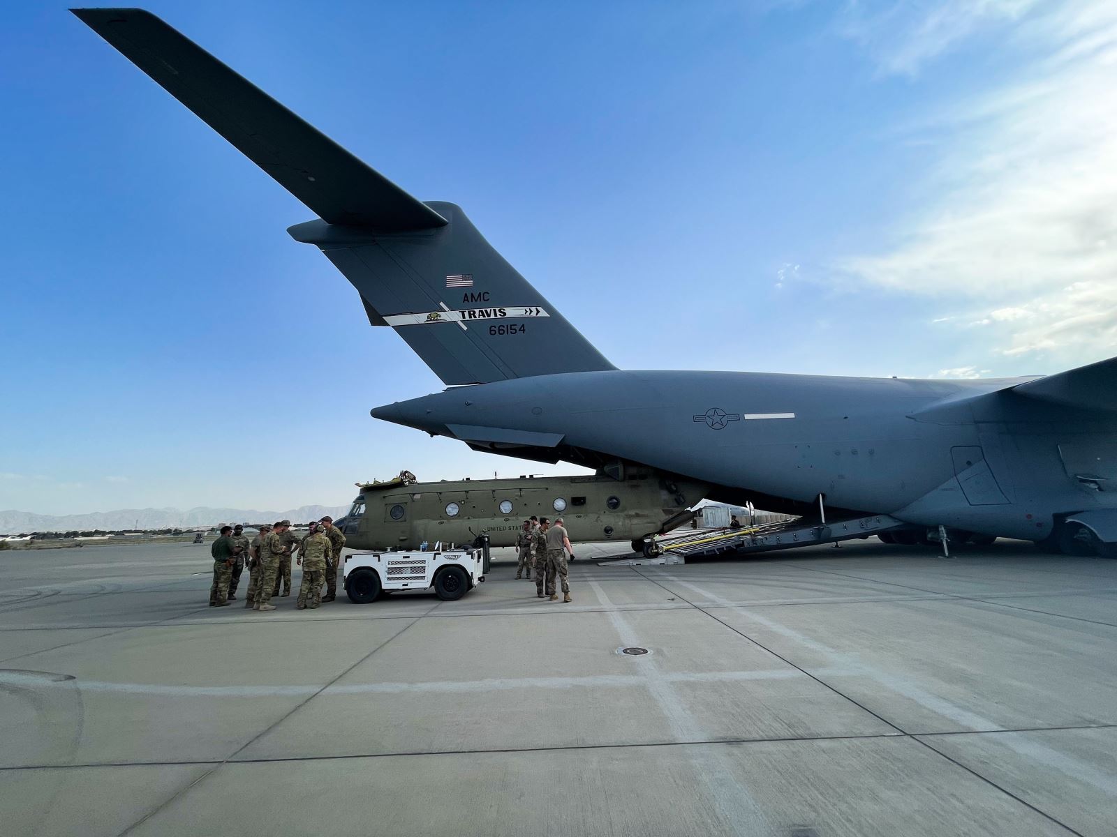 Máy bay vận tải quân sự C-17 của Mỹ tại sân bay Quốc tế Hamid Karzai để thực hiện các chuyến bay chở trang thiết bị và binh sĩ rút khỏi Afghanistan. Ảnh: THX/TTXVN