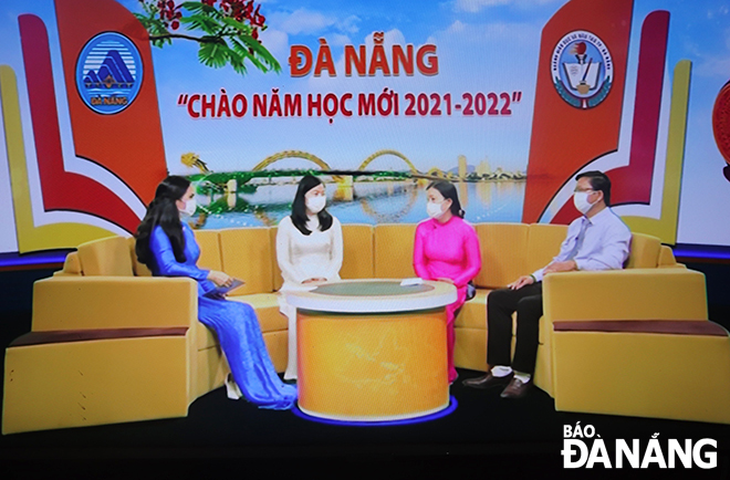 Chương trình tọa đàm Chào năm học mới trên Đài Phát thanh truyền hình Đà Nẵng. Ảnh: NGỌC HÀ.