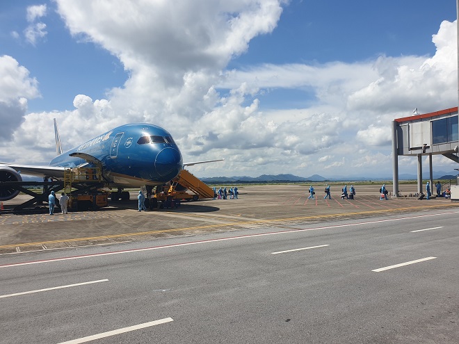 Chuyến bay VN5311 hạ cánh lúc 13 giờ 30 ngày 4-9 tại sân bay Vân Đồn, Quảng Ninh.