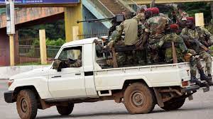 Các binh sĩ trên đường phố ở thủ đô của Guinea. Ảnh: BBC