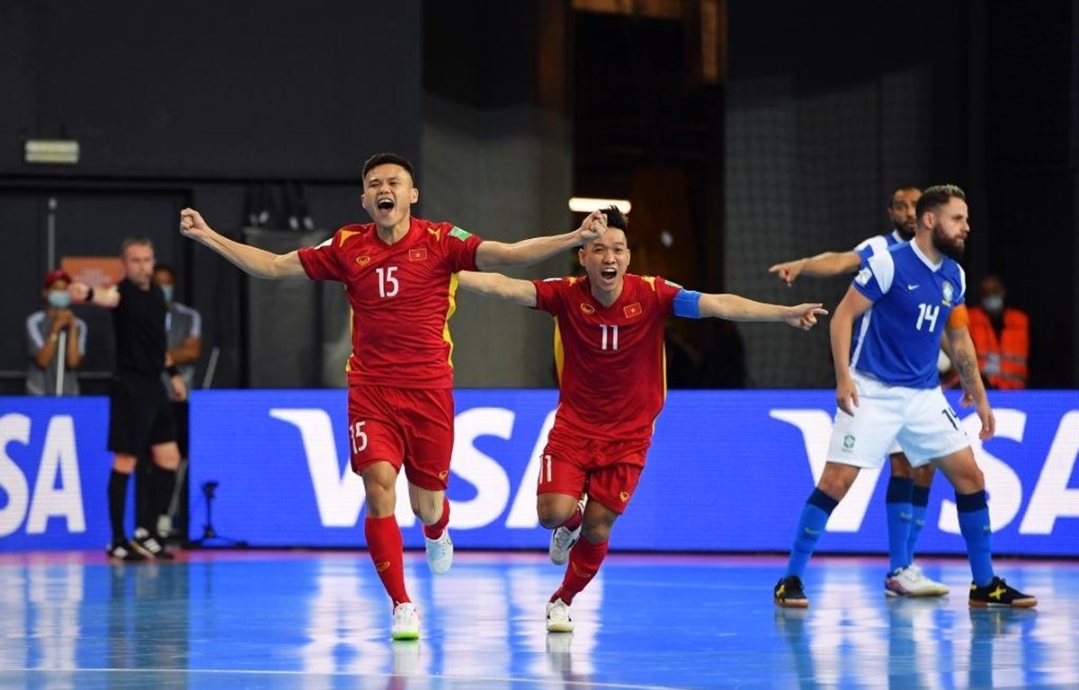 Khổng Đình Hùng ghi bàn thắng duy nhất cho đội tuyển Việt Nam trước Brazil. (Ảnh: Getty Images)