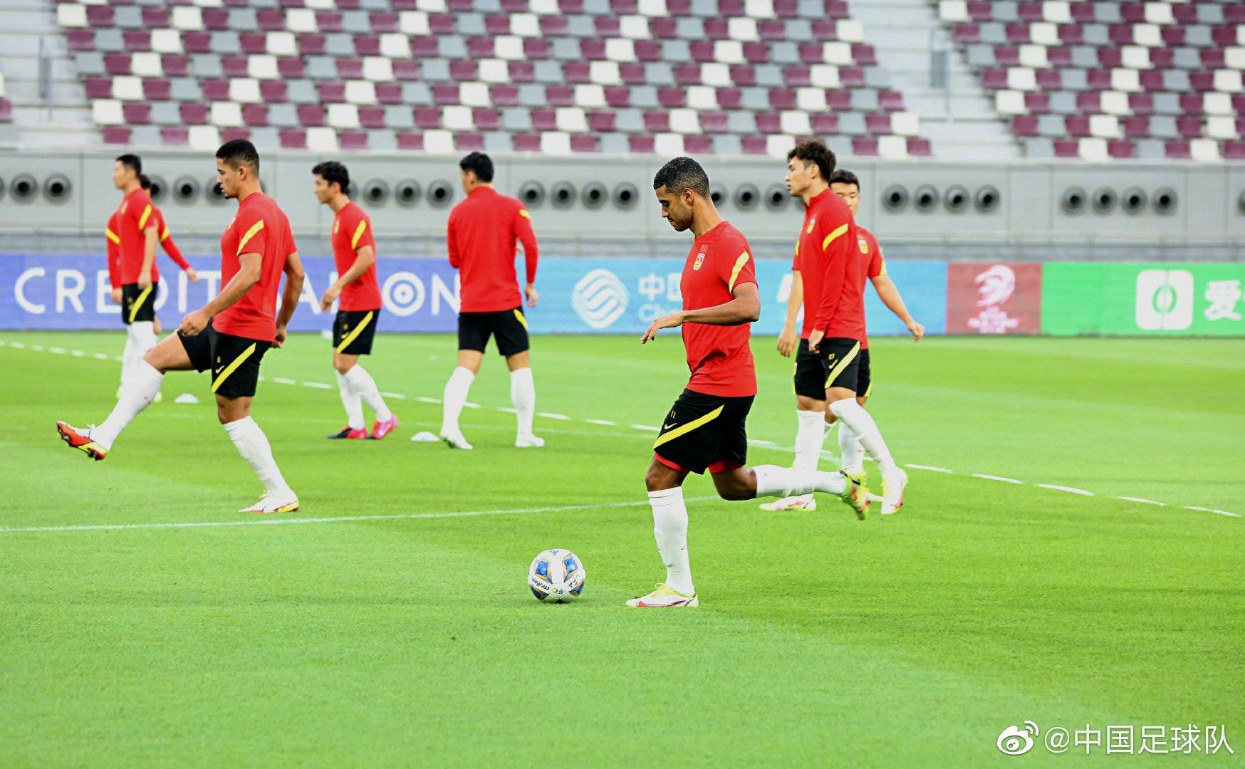 Hình ảnh trong các buổi tập đầu tiên của đội tuyển Trung Quốc tại UAE.					    Ảnh: SOHU