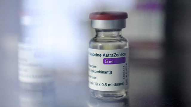 The AstraZeneca vaccine manufacturers said the second dose should be injected about four to 12 weeks after the first dose. — Photo suckhoedoisong