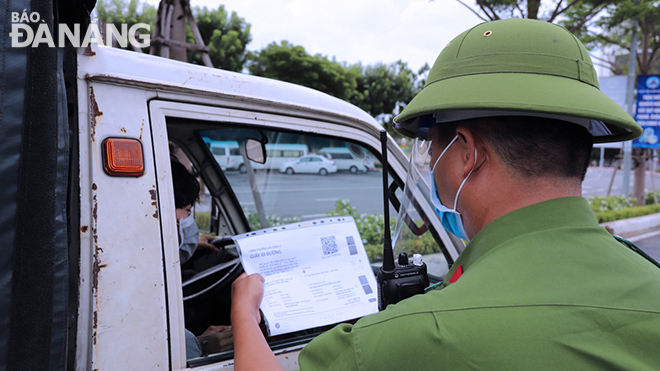 Sở GTVT yêu cầu tất cả các đơn vị vận tải có phương tiện vào thành phố Đà Nẵng phải triển khai thực hiện nghiêm túc việc khai báo y tế cho người trên phương tiện tại địa chỉ https://khaibaoyte.danang.gov.vn, Ảnh: THÀNH LÂN