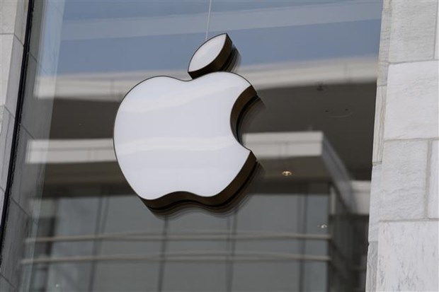 Biểu tượng của Apple tại một cửa hàng ở Washington, D.C. (Mỹ). (Ảnh: AFP/TTXVN)