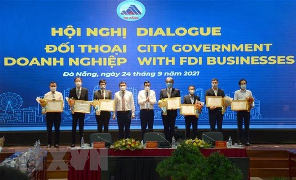 Da Nang honours FDI firms with outstanding contributions to COVID-19 prevention and control in the city (Photo: VNA)