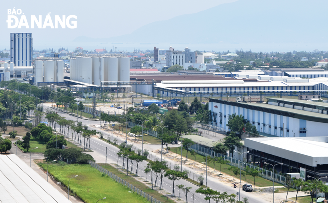 Many Hoa Khanh Industrial Park-based businesses are making efforts to boost production and trade, thus contributing to the local economic growth. Photo: HOANG HIEP