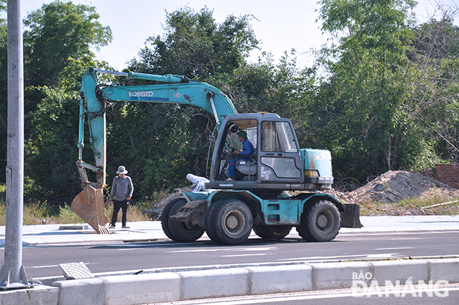 The construction of the drainage system is underway.  Photo: THANH LAN