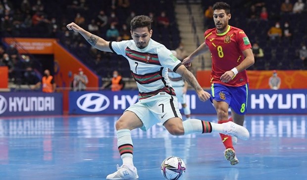 Bồ Đào Nha (áo trắng) loại Tây Ban Nha khỏi FIFA Futsal World Cup 2021. (Nguồn: Getty Images)