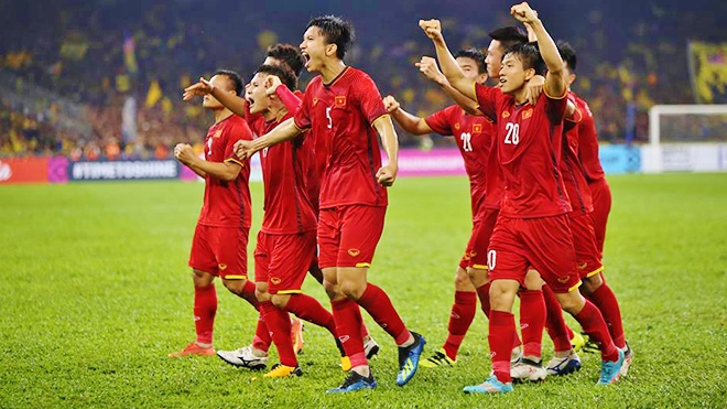 Đội tuyển Việt Nam hướng tới mục tiêu bảo vệ ngôi vô địch tại AFF Suzuki Cup 2020, diễn ra tại Singapore từ 5-12-2021 đến 1-1-2022. Ảnh: TTXVN