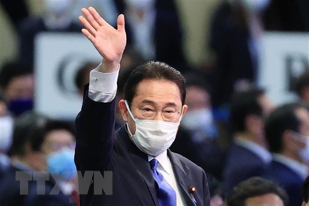 Cựu Ngoại trưởng Nhật Bản Fumio Kishida sau khi được bầu làm tân Chủ tịch đảng Dân chủ Tự do cầm quyền (LDP), tại Tokyo ngày 29-9. (Ảnh: AFP/TTXVN)