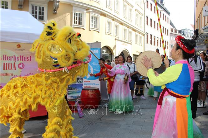 Dấu ấn Việt Nam tại Lễ hội đa văn hóa thành phố Augsburg, Đức
