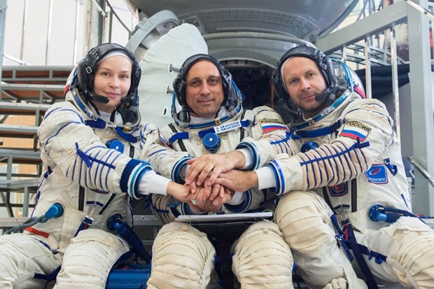 Đoàn làm phim Nga trở về Trái Đất sau 12 ngày ghi hình trên trạm ISS